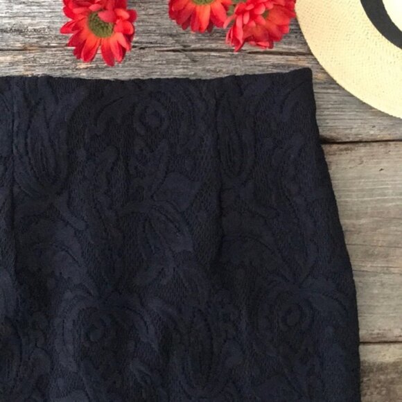 H&M Navy Stretch Lace Skirt Size 8 - Picture 1 of 7